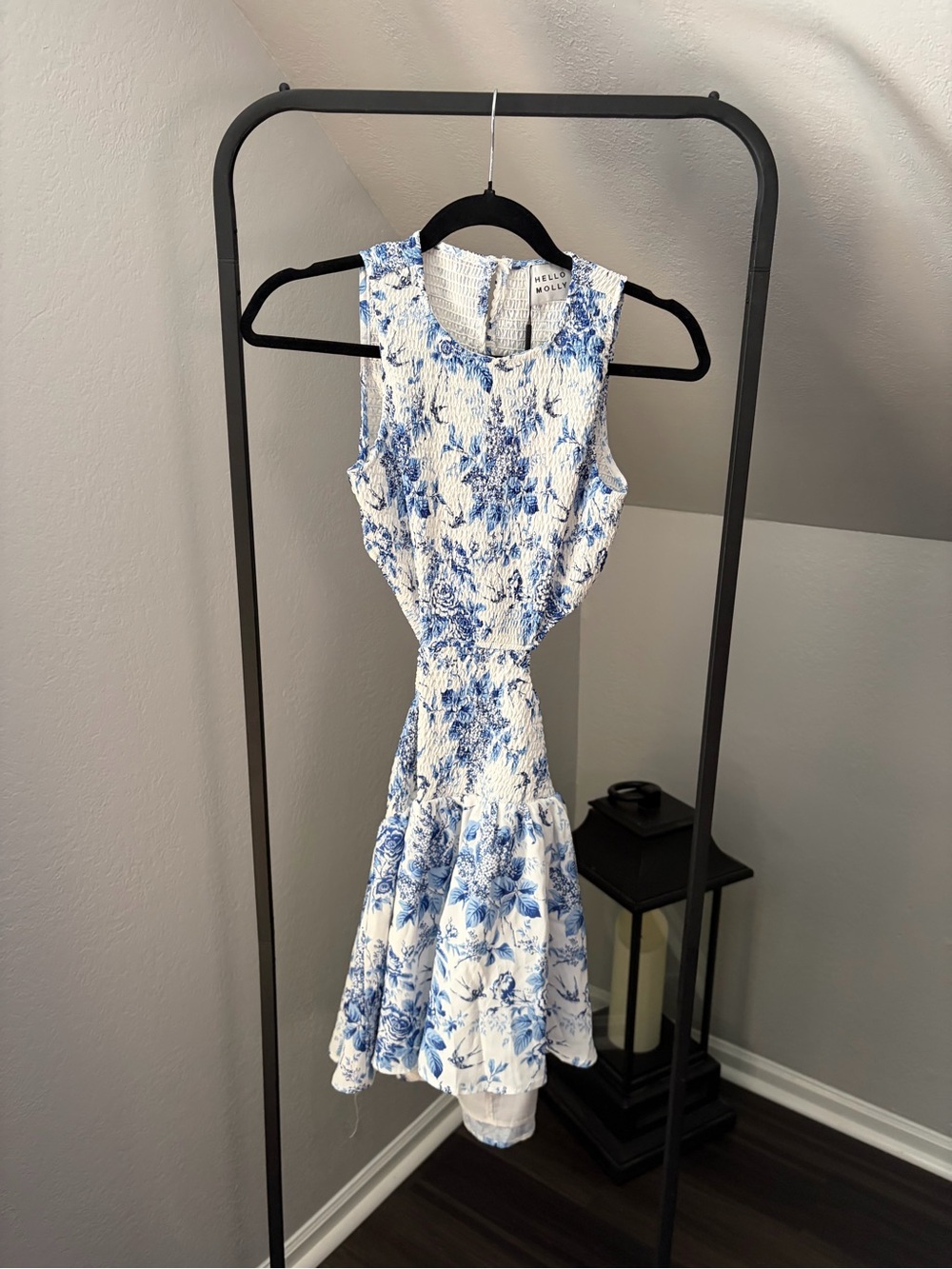 HELLO MOLLY SHORT OPEN SIDES AND BACK FLORAL DRESS